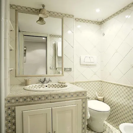 아파트 Antiche Residenze Romane Navona